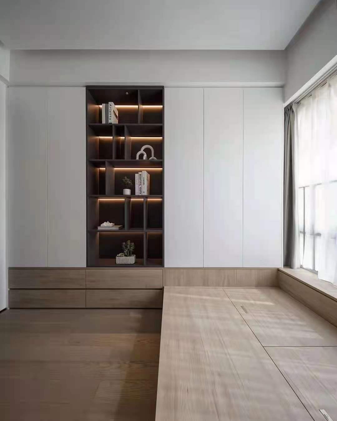 自然舒適的木飾面, 溫柔色調(diào)的軟裝，讓整個空間更具治愈感和親和力，加上生活的煙火氣，安靜而溫馨，平淡而簡單。 (1).jpg